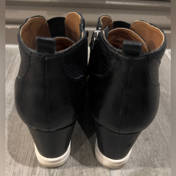 Linea Paolo Black Wedge Booties size 7 - Picture 3 of 5